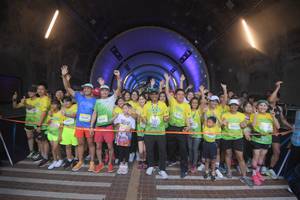 BIB: 1000
                            <button type="button" onclick="openModal(21898174)" class="btn btn-primary btn-sm float-right btn-popup" data-toggle="modal" data-target=".modal-high-quality">
                        <i class="fas fa-shopping-cart"></i> Add to Cart
                    </button>
                                            <button type="button" onclick="isThisMe(21898174, true)" class="btn btn-success btn-sm float-right btn-popup btn-isme hidden" data-toggle="tooltip" data-placement="bottom" title="นี่คือรูปของคุณใช่ไหม คลิกที่นี่เพื่อเอาเข้าอัลบั้ม">
                        <i class="fas fa-plus"></i> Add to album
                    </button>
                    <button type="button" onclick="isThisMe(21898174, false)" class="btn btn-warning btn-sm float-right btn-popup btn-isnotme hidden">
                        <i class="fas fa-ban"></i> Remove from album
                    </button>